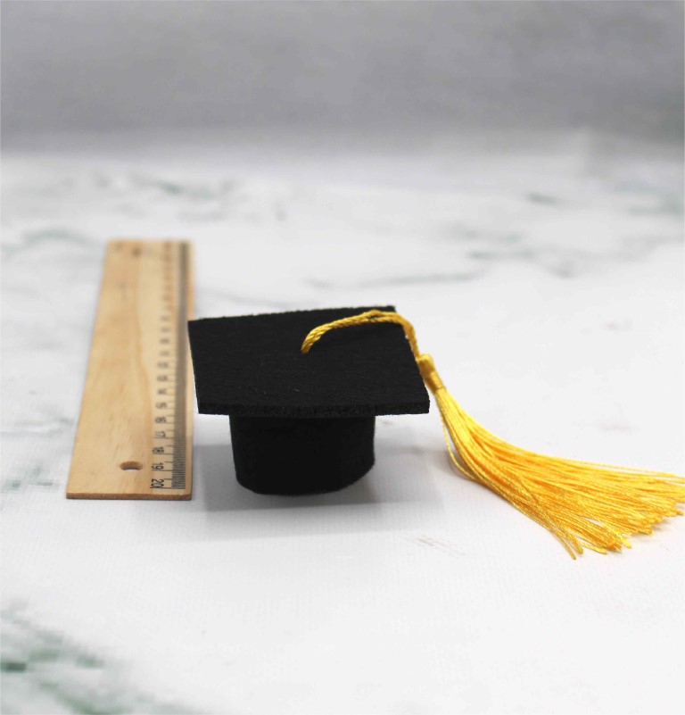 مجسم طاقية تخرج صغير 1305-15