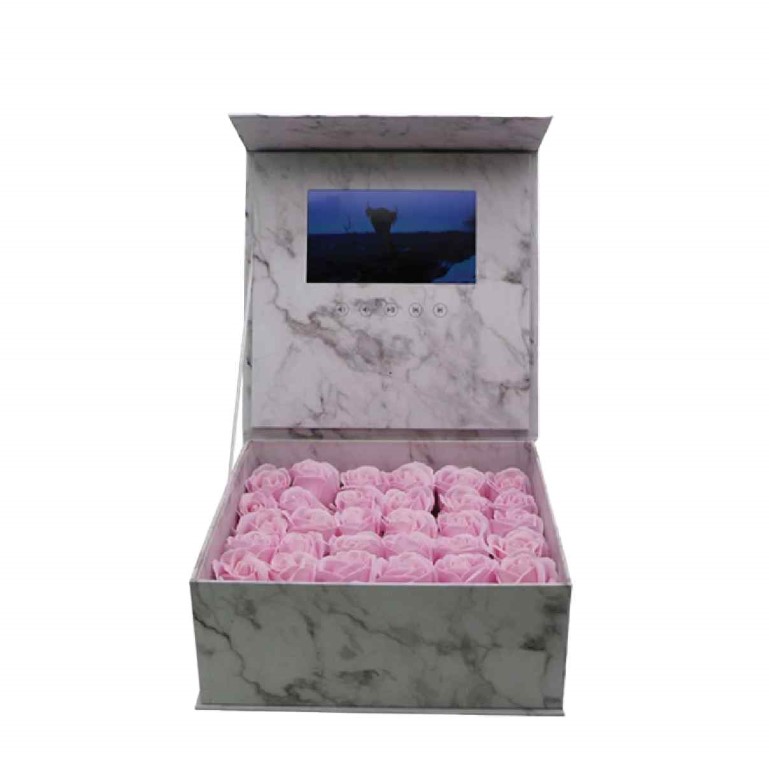 white gift box with screen 1303-1